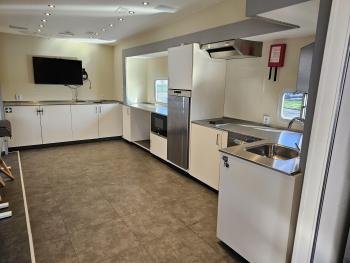 P 280 + trailer  - 2 X SLIDE OUT / CAMPER / WOHNMOBIL